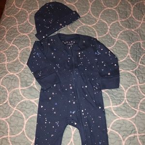 Basics baby onesie with hat